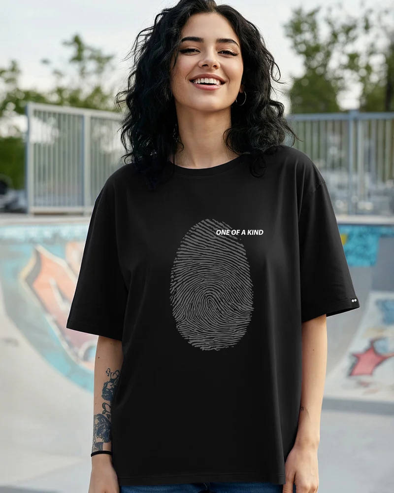 بيواكوف Women's Jet Black One Of A Kind Graphic Printed Oversized T-shirt